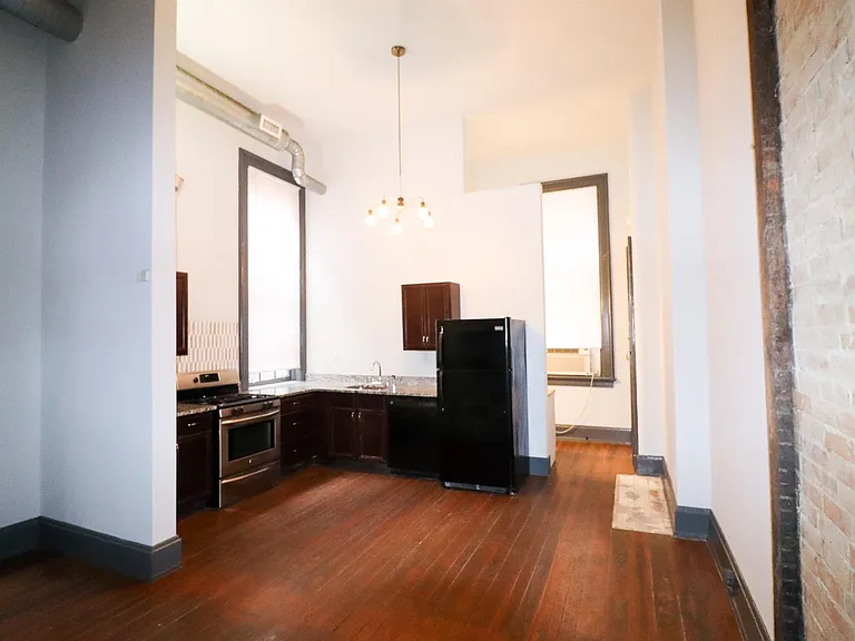 1531 Elm Street — Photo 2
