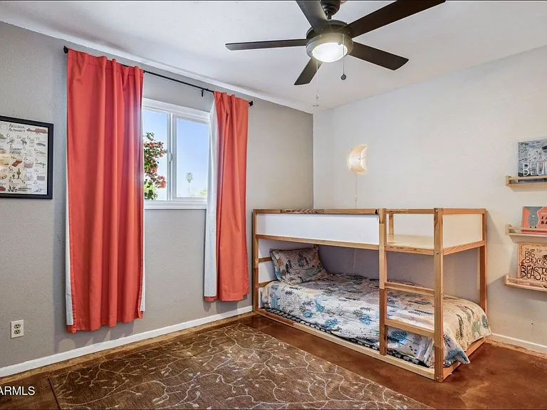 3405 S Cutler Dr — Photo 4