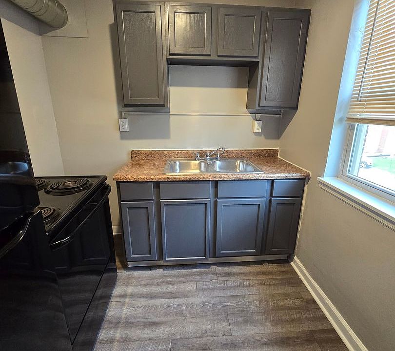 1st image of 41 Bankers Ln APT A