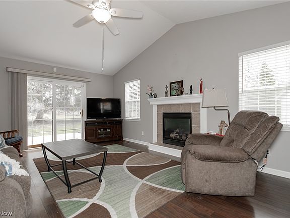 4th image of 640 Beacon Dr