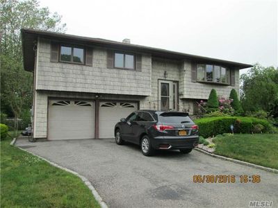410 Freeman Ave, Brentwood, NY, 11717