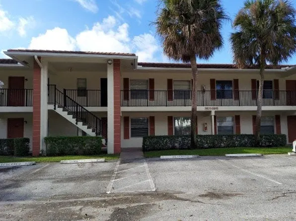 9849 Three Lakes Cir, Boca Raton, FL 33428