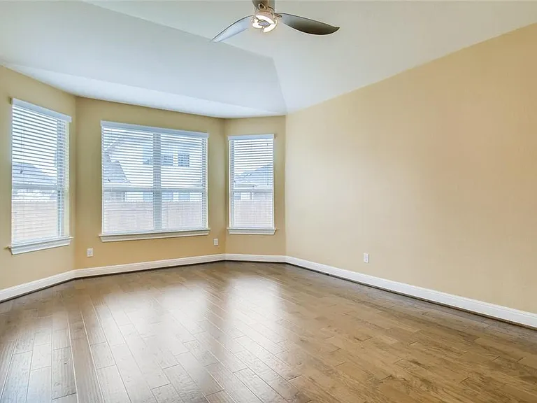 817 Kenney Fort Xing — Photo 18