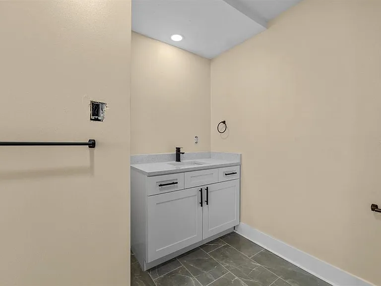 10707 N Rome Ave — Photo 17