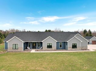46647 Golf Dr, Chassell, MI 49916