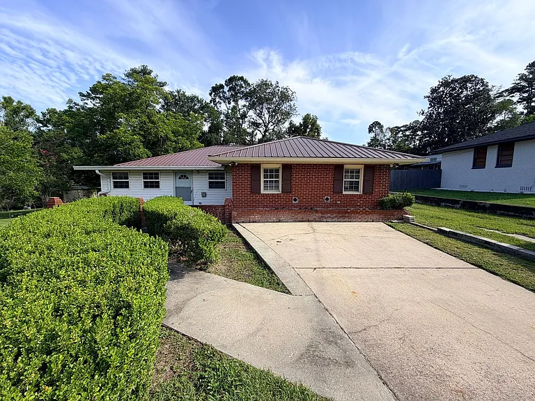 1314 McRee Dr — Photo 3