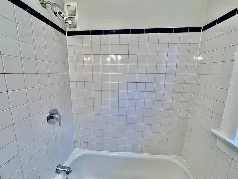 1533 McCausland Ave #A — Photo 8