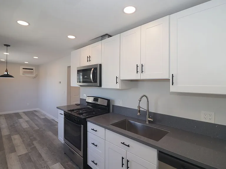 4239 Swift Ave — Photo 41