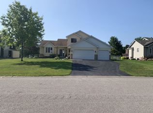 1268 15th Ave SE, Forest Lake, MN 55025