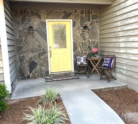 4th image of 1327 Woodlawn Cir