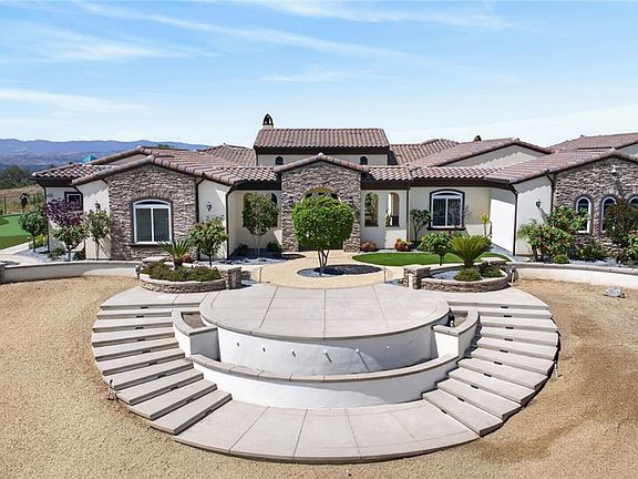 5th image of 6355 Cresthaven Dr