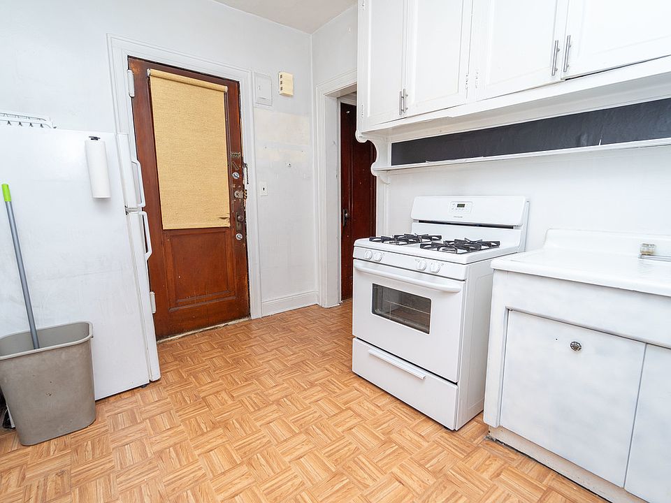 1st image of 23-09 33rd St #1F