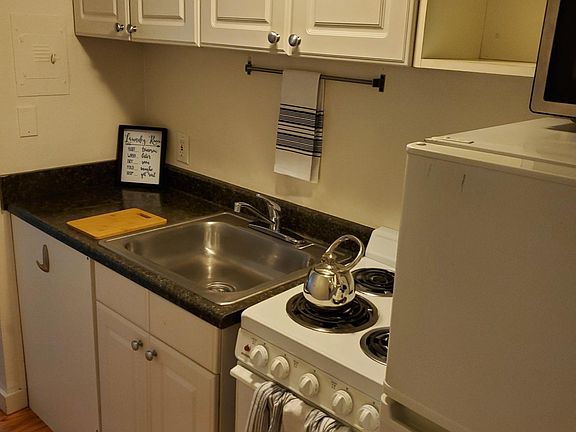5th image of 4704 22nd Ave NE APT 1