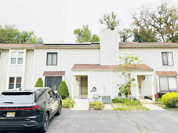 109 Aspen Ct, Marlton, NJ 08053