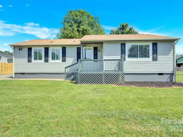 1008 Academy Cir, Dallas, NC 28034