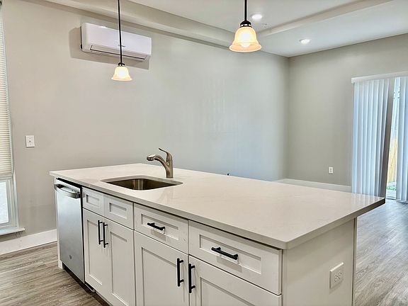 4th image of 5423 Baltimore Ave #2