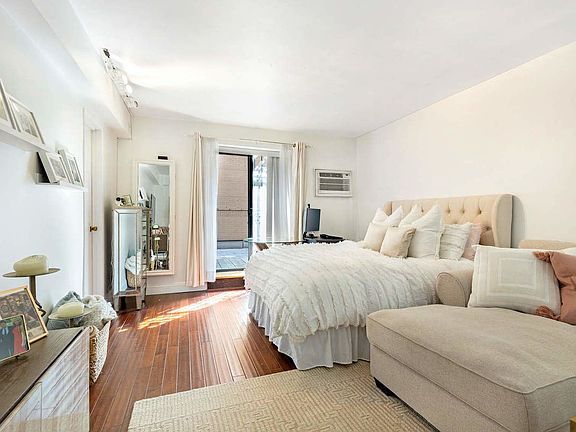 2nd image of 1420 York Ave APT 2F