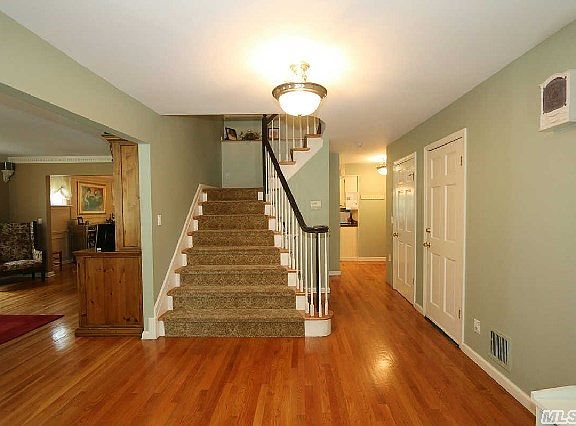 2nd image of 150 Charles St