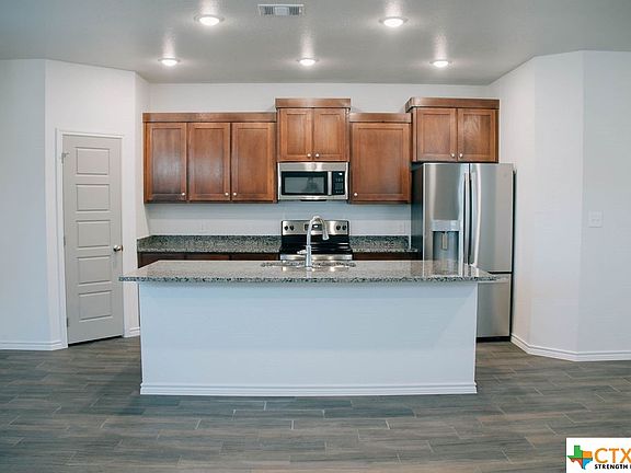 3rd image of 730 Freedom Cir
