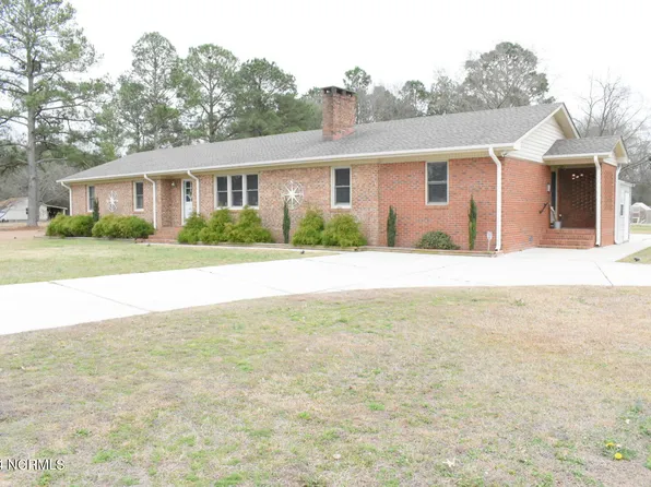 403 W Turlington Street, Salemburg, NC 28385