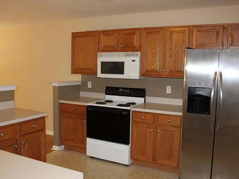206 Hampshire Dr — Photo 7