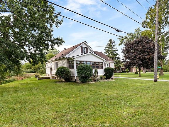 3rd image of 2585 Bouffard Rd