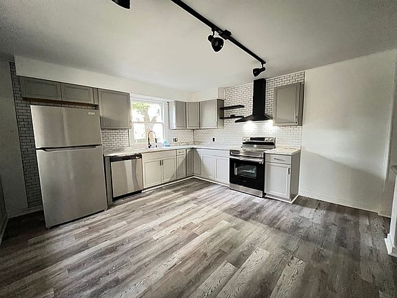 4th image of 3201 Fairfield Ave #3240452AE