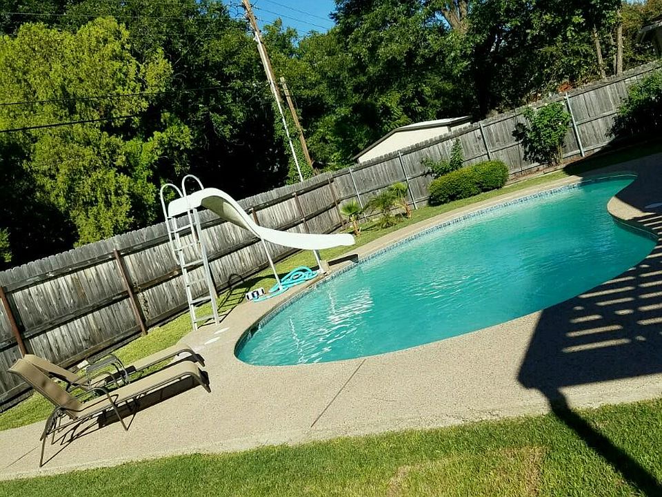 1st image of 3150 Columbia Dr