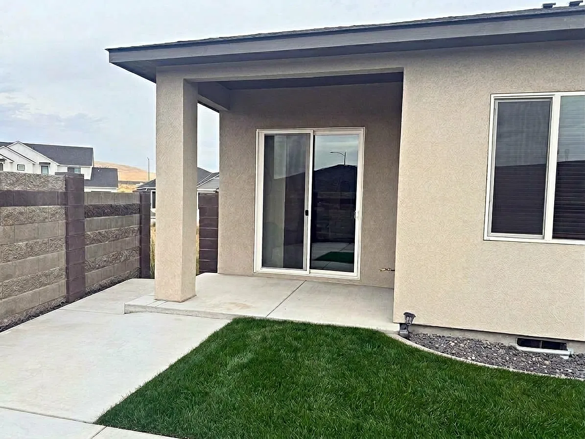 4 bed, 1880 sqft, $2,795 — Photo 4