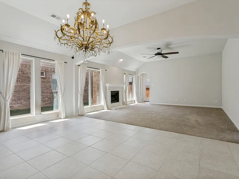 531 Catherine Ln — Photo 29