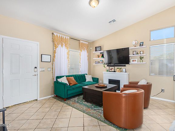 3rd image of 171 E DESERT BELL Way