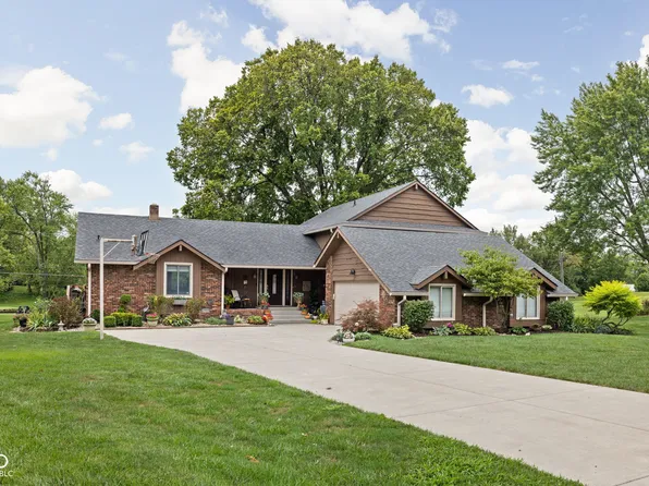 148 Plaza Granda St, Greenwood, IN 46143