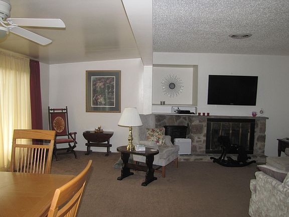 3rd image of 1061 Lakeshore Ter #61