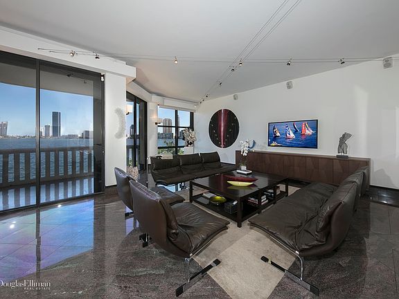 5th image of 3000 Island Blvd #Townhouse 1