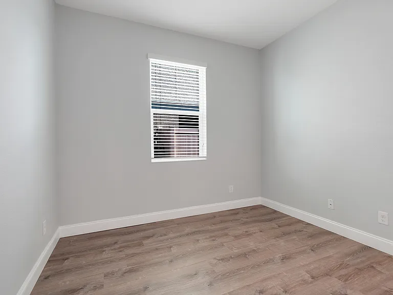 Office space between bedroom 2 and 3