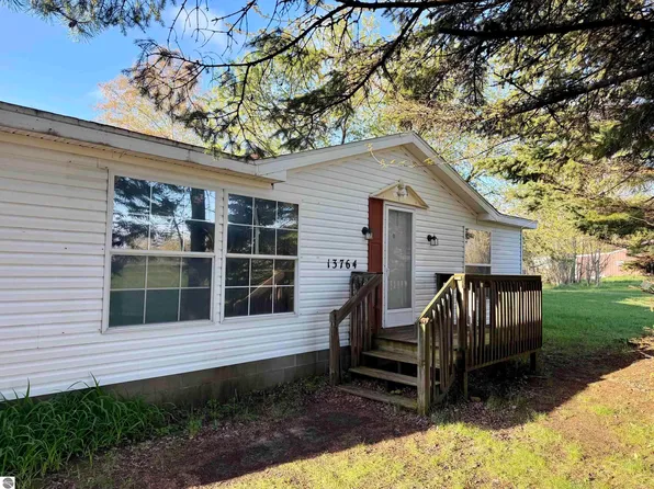 13764 Winters Rd, Kewadin, MI 49648