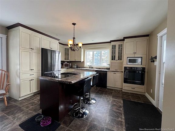 2nd image of 40 Soucy Rd