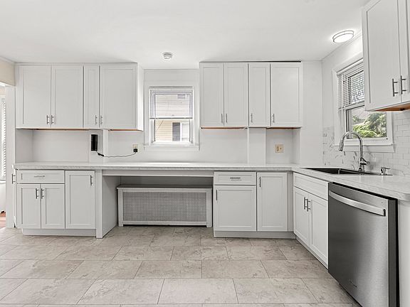 4th image of 5 Morrill Pl