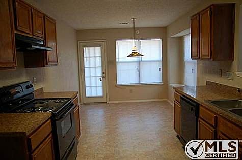 5th image of 1620 Liberty Ln