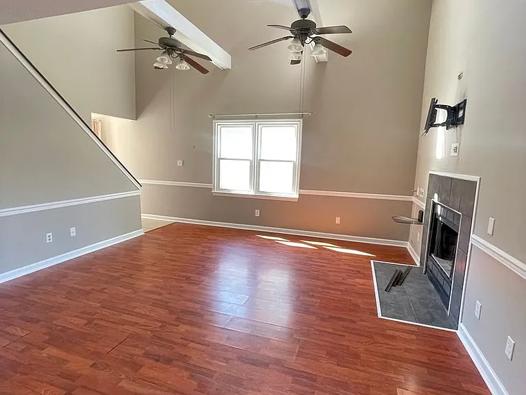 110 Kingsbridge Ln — Photo 5