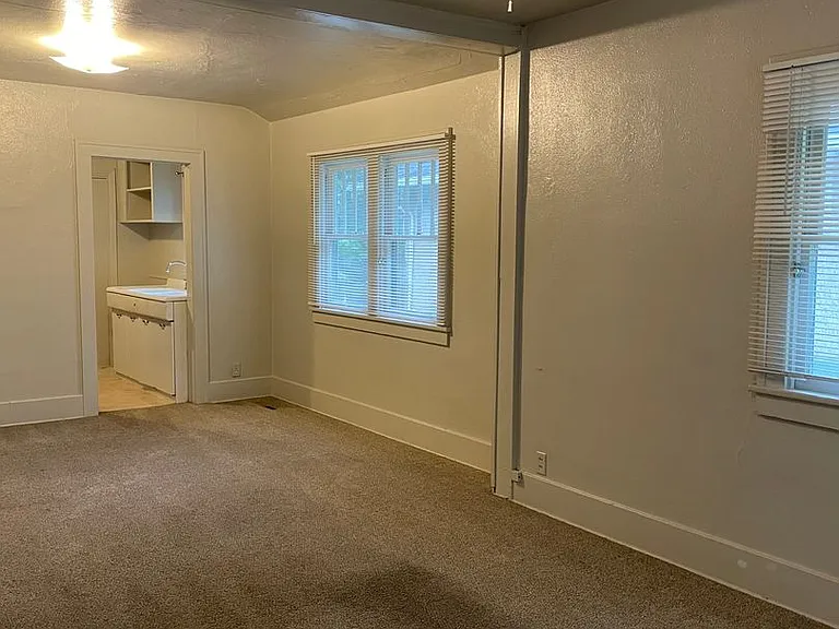 618 S Whitcomb St — Photo 5