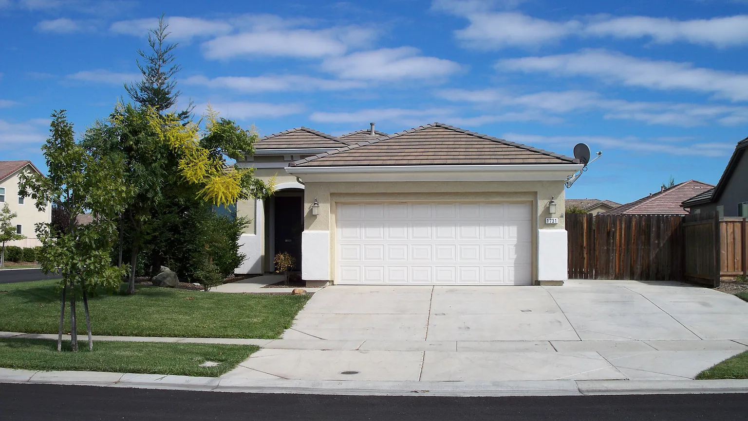 1731 Guildford Way photo 1