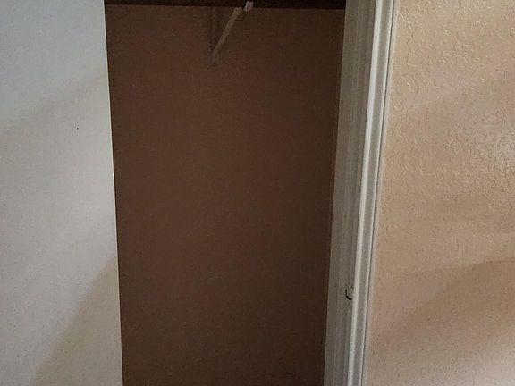 4th image of 926 Dryden Ave