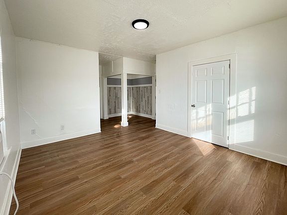 3rd image of 420 E 4th Ave