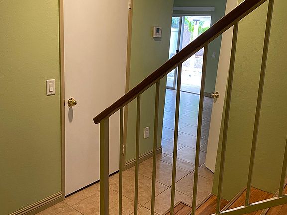 5th image of 10214 Carlyle St