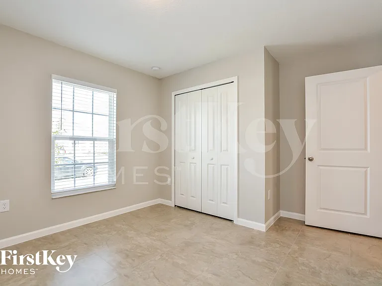 610 Lindbergh Way — Photo 11