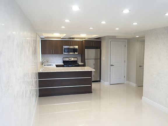3rd image of 2974 Brighton 5th St #1B