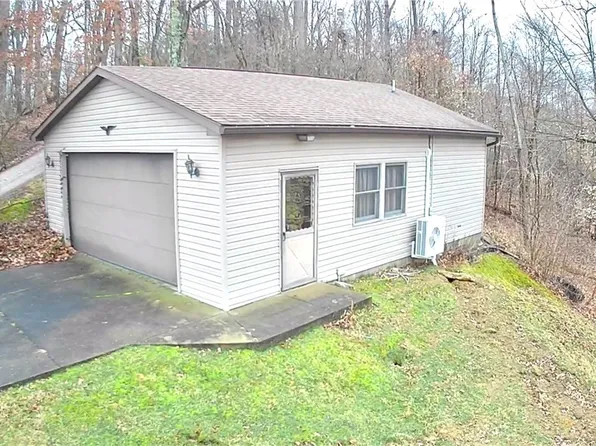 55471 Skyline Dr, Senecaville, OH 43780