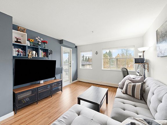 4th image of 20561 113th Ave #402