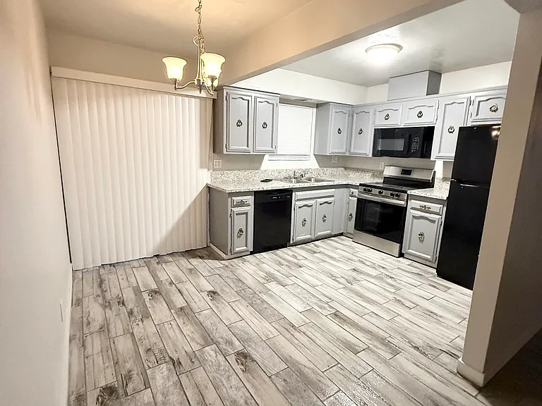 7089 N Howard St #104 — Photo 2
